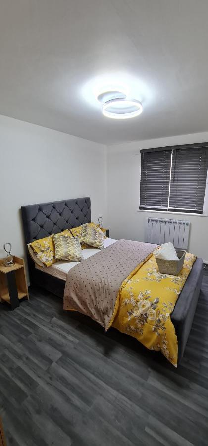 1 Bedroom Service Apartment With Netflix West Thurrock Exterior photo