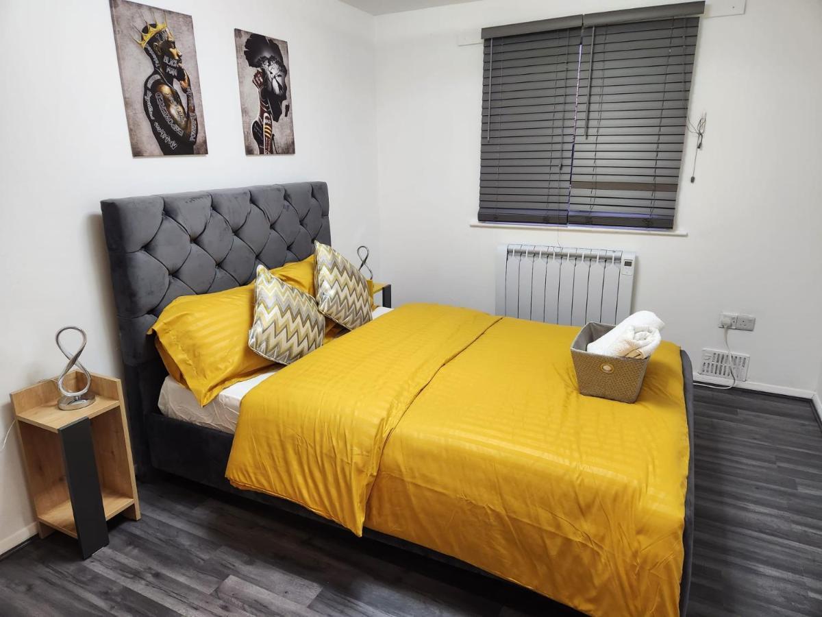 1 Bedroom Service Apartment With Netflix West Thurrock Exterior photo